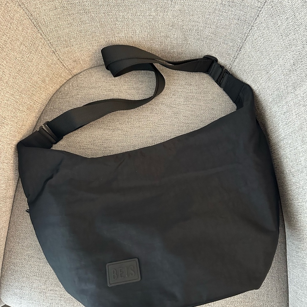 BEIS Sport Catchall in Black